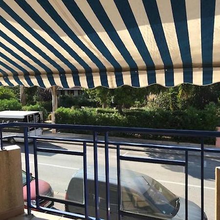 L'Ancre Bleue Apartment กาวาแลร์-ซูร์-แมร์ ภายนอก รูปภาพ