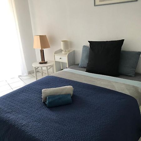 L'Ancre Bleue Apartment กาวาแลร์-ซูร์-แมร์ ภายนอก รูปภาพ