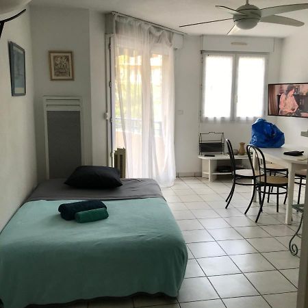 L'Ancre Bleue Apartment กาวาแลร์-ซูร์-แมร์ ภายนอก รูปภาพ